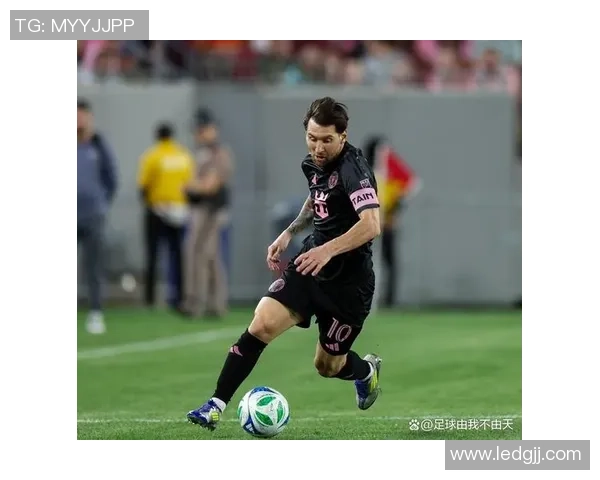 球星休假期间的足球生活趣闻与幕后故事大揭秘